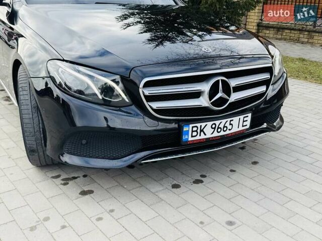 Чорний Мерседес Е-Клас, об'ємом двигуна 2 л та пробігом 330 тис. км за 24500 $, фото 1 на Automoto.ua