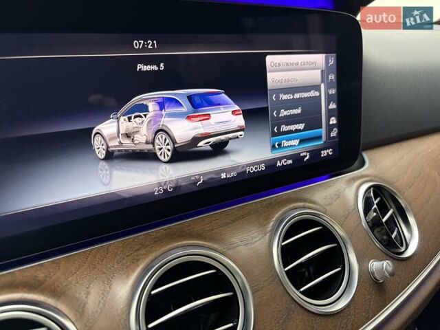 Черный Мерседес Е-Класс, объемом двигателя 1.95 л и пробегом 123 тыс. км за 35400 $, фото 12 на Automoto.ua