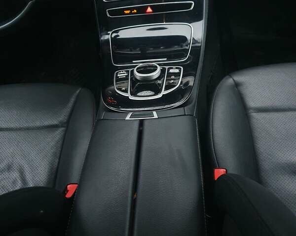 Чорний Мерседес Е-Клас, об'ємом двигуна 1.95 л та пробігом 364 тис. км за 19700 $, фото 8 на Automoto.ua