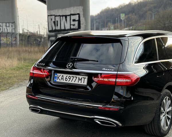 Черный Мерседес Е-Класс, объемом двигателя 1.95 л и пробегом 327 тыс. км за 20450 $, фото 8 на Automoto.ua