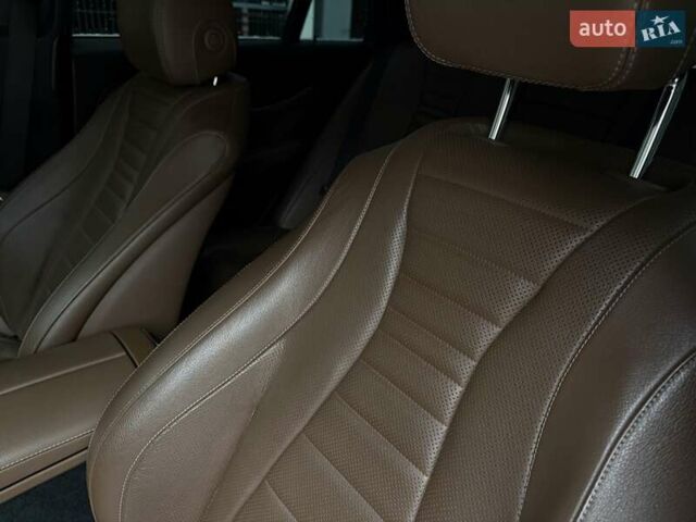 Черный Мерседес Е-Класс, объемом двигателя 1.95 л и пробегом 123 тыс. км за 33933 $, фото 39 на Automoto.ua