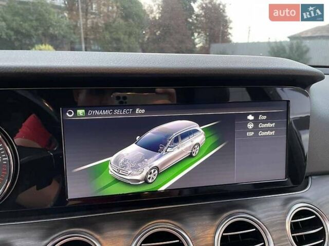 Черный Мерседес Е-Класс, объемом двигателя 1.95 л и пробегом 222 тыс. км за 25000 $, фото 1 на Automoto.ua