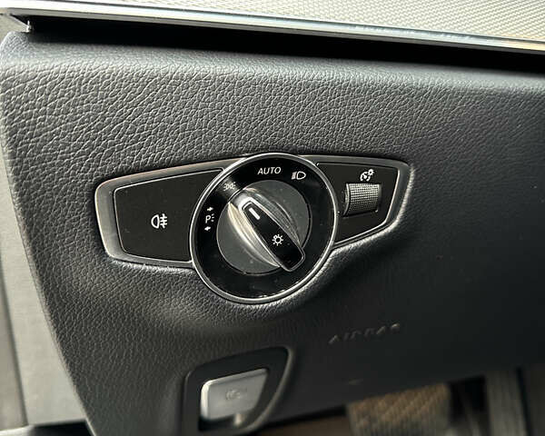 Черный Мерседес Е-Класс, объемом двигателя 1.95 л и пробегом 327 тыс. км за 20450 $, фото 18 на Automoto.ua