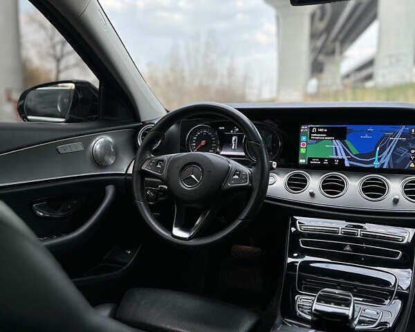 Черный Мерседес Е-Класс, объемом двигателя 1.95 л и пробегом 327 тыс. км за 20450 $, фото 20 на Automoto.ua