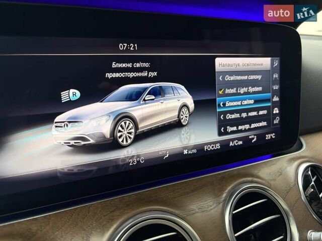 Черный Мерседес Е-Класс, объемом двигателя 1.95 л и пробегом 123 тыс. км за 35400 $, фото 9 на Automoto.ua