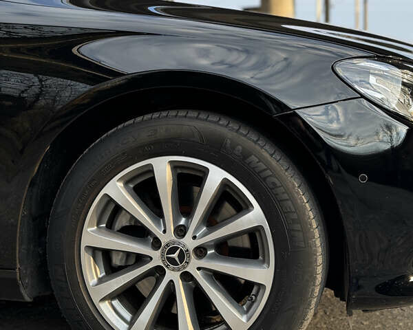 Черный Мерседес Е-Класс, объемом двигателя 1.95 л и пробегом 327 тыс. км за 20450 $, фото 11 на Automoto.ua