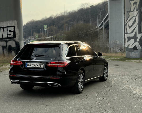 Черный Мерседес Е-Класс, объемом двигателя 1.95 л и пробегом 327 тыс. км за 20450 $, фото 7 на Automoto.ua