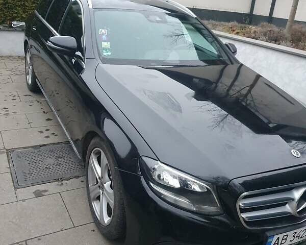 Чорний Мерседес Е-Клас, об'ємом двигуна 1.95 л та пробігом 364 тис. км за 19700 $, фото 4 на Automoto.ua