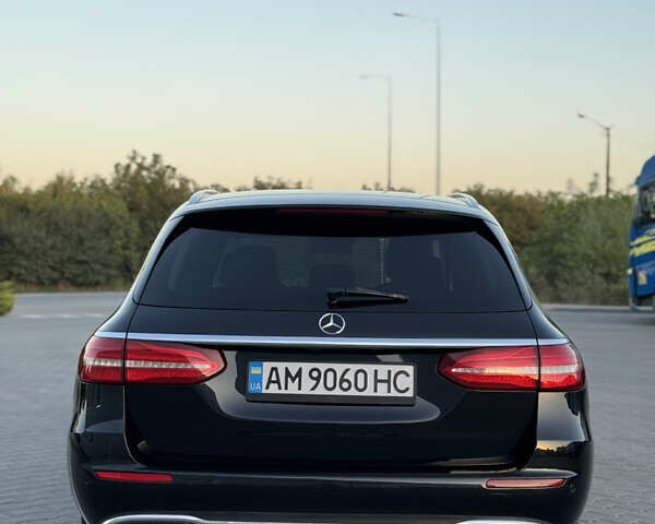 Черный Мерседес Е-Класс, объемом двигателя 1.95 л и пробегом 470 тыс. км за 17000 $, фото 7 на Automoto.ua