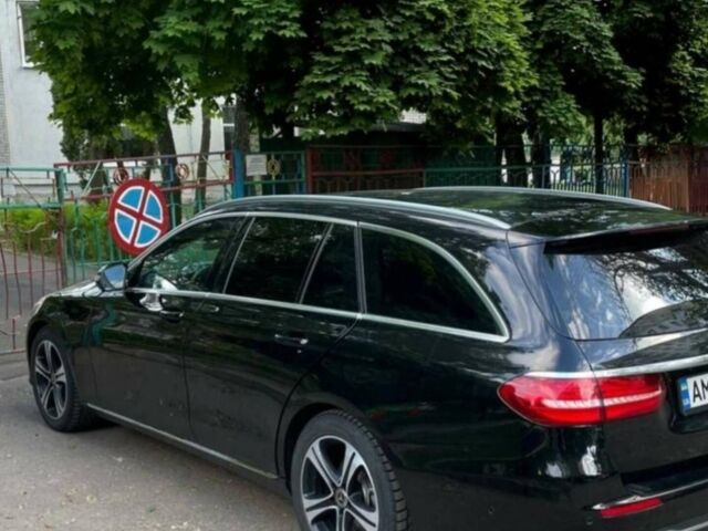 Черный Мерседес Е-Класс, объемом двигателя 2 л и пробегом 235 тыс. км за 23500 $, фото 2 на Automoto.ua