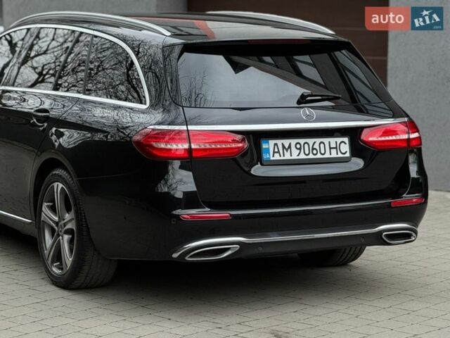 Черный Мерседес Е-Класс, объемом двигателя 1.95 л и пробегом 397 тыс. км за 21500 $, фото 4 на Automoto.ua