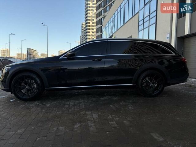 Черный Мерседес Е-Класс, объемом двигателя 2.2 л и пробегом 124 тыс. км за 35300 $, фото 5 на Automoto.ua