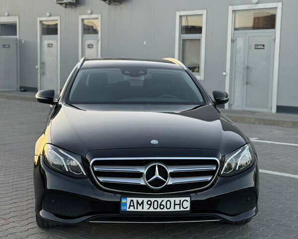 Черный Мерседес Е-Класс, объемом двигателя 1.95 л и пробегом 470 тыс. км за 17000 $, фото 1 на Automoto.ua