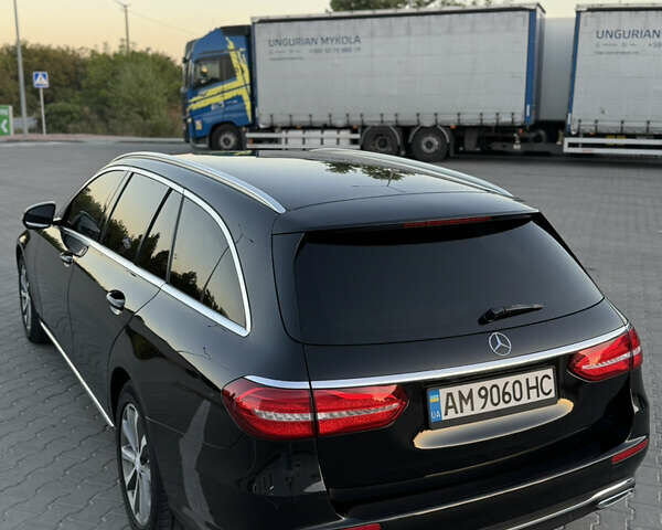 Черный Мерседес Е-Класс, объемом двигателя 1.95 л и пробегом 470 тыс. км за 17000 $, фото 11 на Automoto.ua