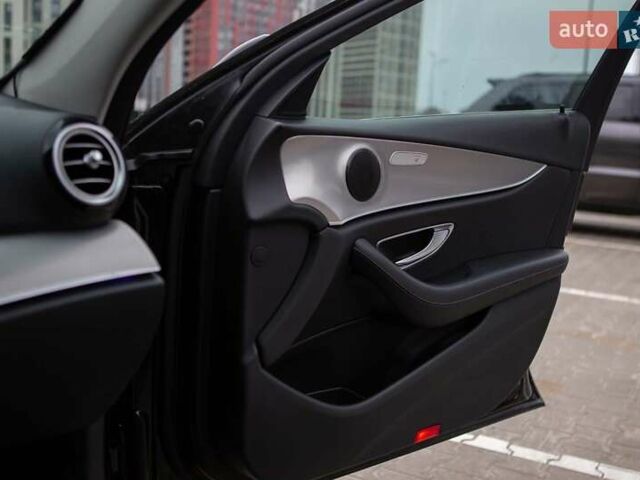 Чорний Мерседес Е-Клас, об'ємом двигуна 1.95 л та пробігом 226 тис. км за 20500 $, фото 5 на Automoto.ua
