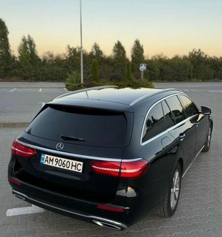 Черный Мерседес Е-Класс, объемом двигателя 2 л и пробегом 465 тыс. км за 21500 $, фото 9 на Automoto.ua
