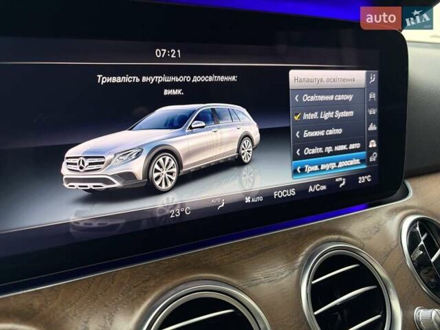 Черный Мерседес Е-Класс, объемом двигателя 1.95 л и пробегом 123 тыс. км за 35400 $, фото 7 на Automoto.ua