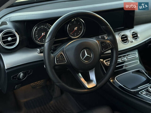 Черный Мерседес Е-Класс, объемом двигателя 1.95 л и пробегом 470 тыс. км за 17000 $, фото 16 на Automoto.ua