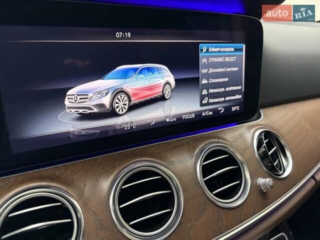 Черный Мерседес Е-Класс, объемом двигателя 1.95 л и пробегом 123 тыс. км за 33933 $, фото 34 на Automoto.ua