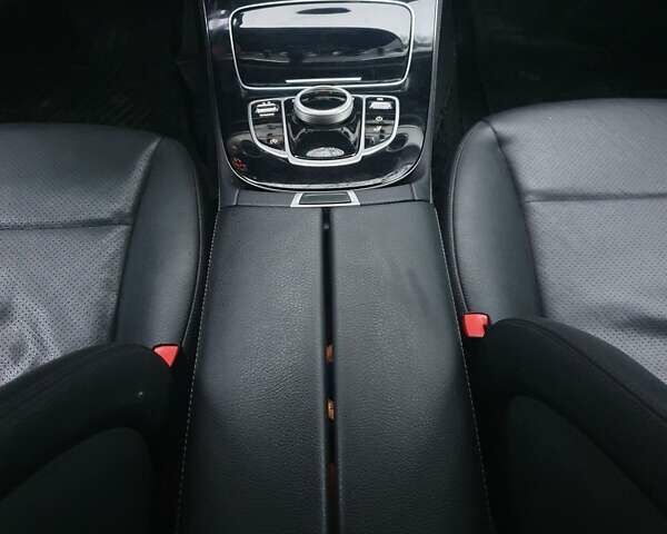 Чорний Мерседес Е-Клас, об'ємом двигуна 1.95 л та пробігом 364 тис. км за 19700 $, фото 6 на Automoto.ua