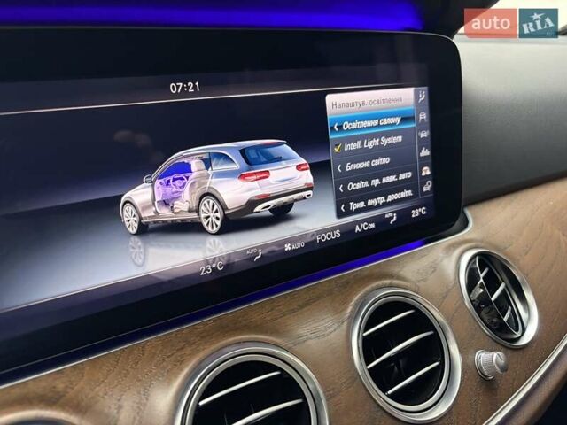 Черный Мерседес Е-Класс, объемом двигателя 1.95 л и пробегом 123 тыс. км за 33933 $, фото 14 на Automoto.ua