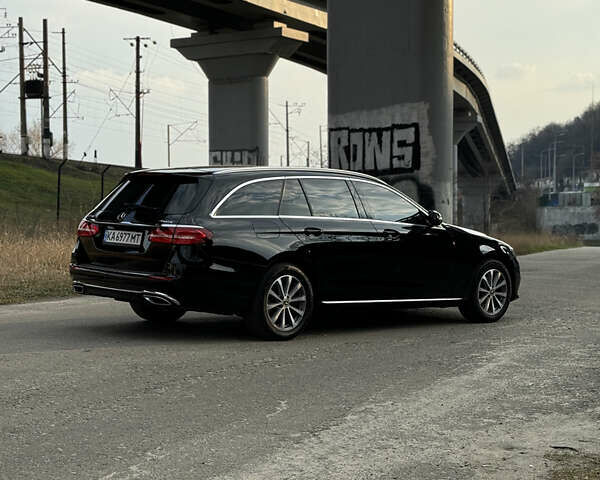 Черный Мерседес Е-Класс, объемом двигателя 1.95 л и пробегом 327 тыс. км за 20450 $, фото 6 на Automoto.ua