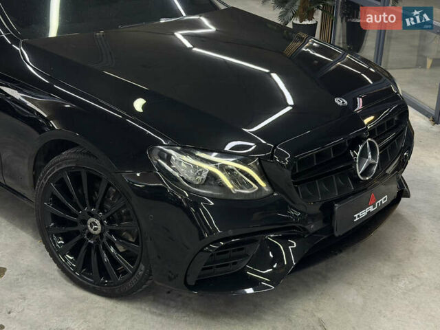 Черный Мерседес Е-Класс, объемом двигателя 1.95 л и пробегом 400 тыс. км за 19900 $, фото 2 на Automoto.ua