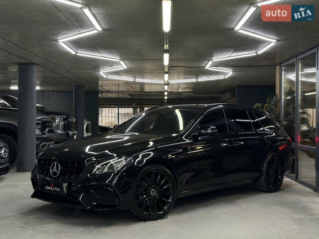 Черный Мерседес Е-Класс, объемом двигателя 1.95 л и пробегом 400 тыс. км за 19900 $, фото 6 на Automoto.ua