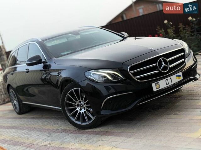 Черный Мерседес Е-Класс, объемом двигателя 2 л и пробегом 400 тыс. км за 21000 $, фото 4 на Automoto.ua