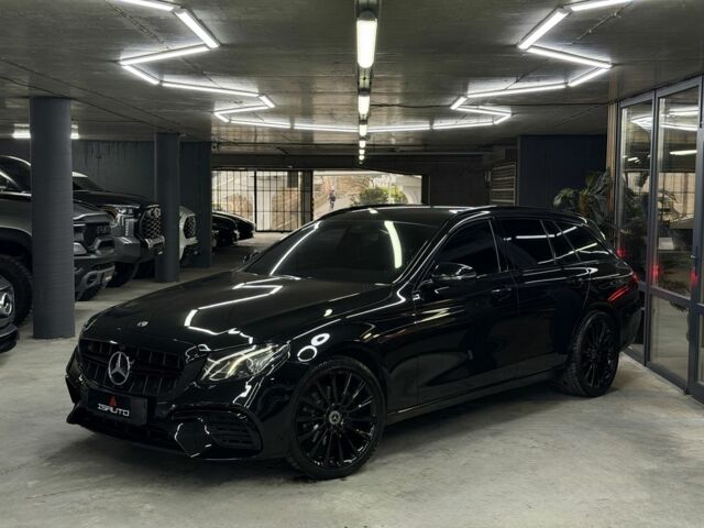 Черный Мерседес Е-Класс, объемом двигателя 2.1 л и пробегом 177 тыс. км за 19900 $, фото 4 на Automoto.ua