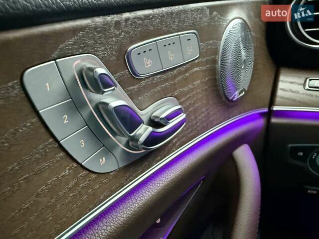 Чорний Мерседес Е-Клас, об'ємом двигуна 2.2 л та пробігом 120 тис. км за 35200 $, фото 43 на Automoto.ua