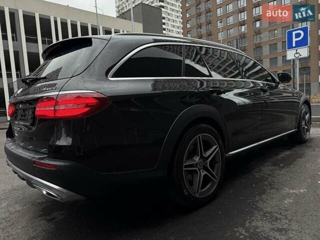 Чорний Мерседес Е-Клас, об'ємом двигуна 2.2 л та пробігом 120 тис. км за 35200 $, фото 3 на Automoto.ua
