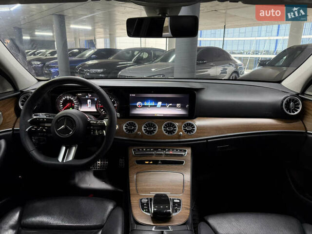 Черный Мерседес Е-Класс, объемом двигателя 1.95 л и пробегом 400 тыс. км за 19900 $, фото 25 на Automoto.ua