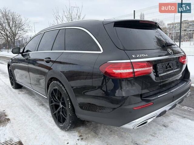 Чорний Мерседес Е-Клас, об'ємом двигуна 1.95 л та пробігом 125 тис. км за 33930 $, фото 22 на Automoto.ua