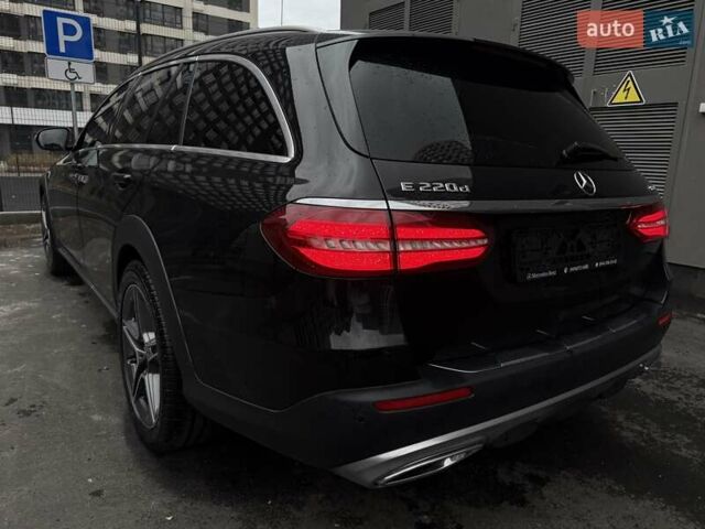 Чорний Мерседес Е-Клас, об'ємом двигуна 2.2 л та пробігом 120 тис. км за 35200 $, фото 15 на Automoto.ua