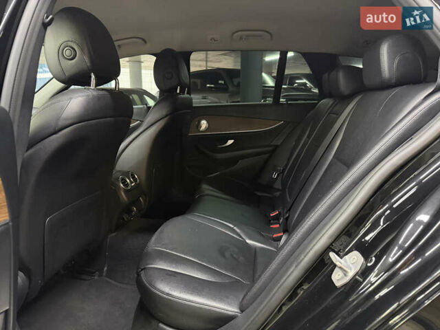 Черный Мерседес Е-Класс, объемом двигателя 1.95 л и пробегом 400 тыс. км за 19900 $, фото 23 на Automoto.ua