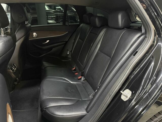 Черный Мерседес Е-Класс, объемом двигателя 2.1 л и пробегом 177 тыс. км за 19900 $, фото 18 на Automoto.ua