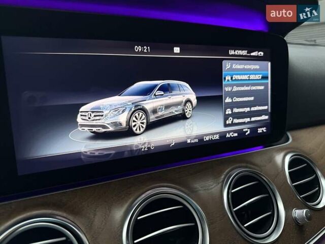 Чорний Мерседес Е-Клас, об'ємом двигуна 2.2 л та пробігом 120 тис. км за 35200 $, фото 54 на Automoto.ua