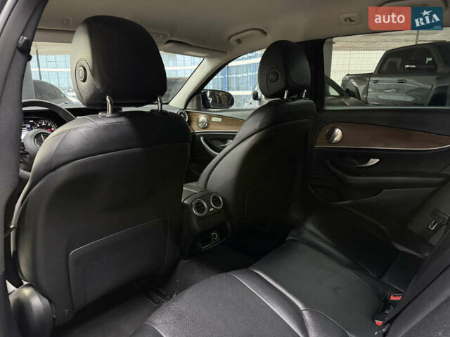 Черный Мерседес Е-Класс, объемом двигателя 1.95 л и пробегом 400 тыс. км за 19900 $, фото 22 на Automoto.ua