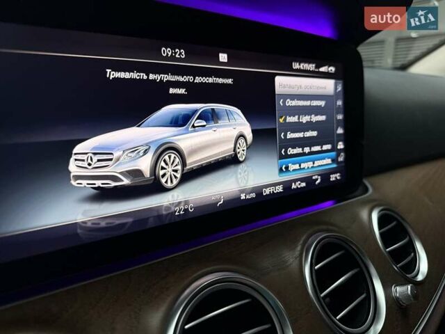 Чорний Мерседес Е-Клас, об'ємом двигуна 2.2 л та пробігом 120 тис. км за 35200 $, фото 31 на Automoto.ua