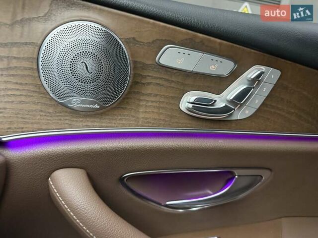 Чорний Мерседес Е-Клас, об'ємом двигуна 2.2 л та пробігом 120 тис. км за 35200 $, фото 41 на Automoto.ua