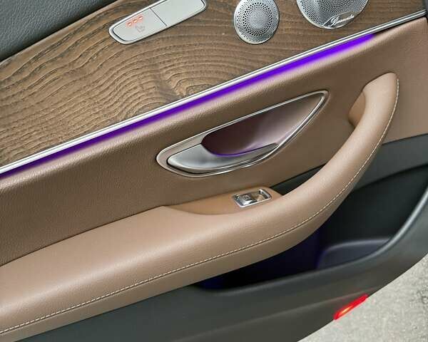 Чорний Мерседес Е-Клас, об'ємом двигуна 2.2 л та пробігом 120 тис. км за 35200 $, фото 20 на Automoto.ua