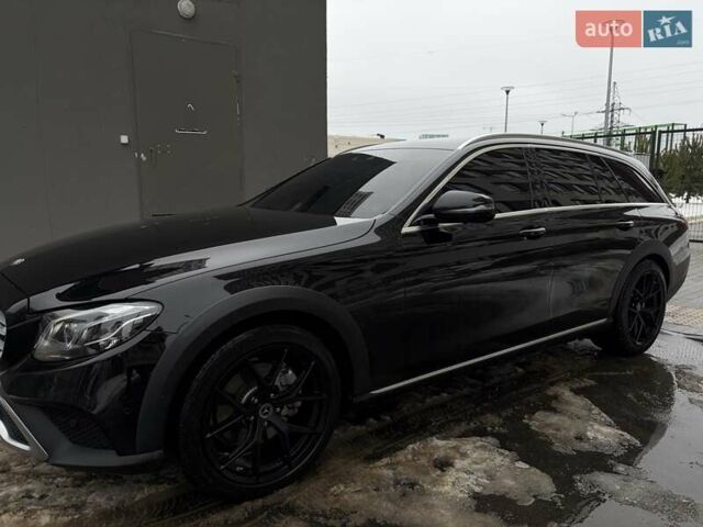 Чорний Мерседес Е-Клас, об'ємом двигуна 1.95 л та пробігом 125 тис. км за 35300 $, фото 2 на Automoto.ua