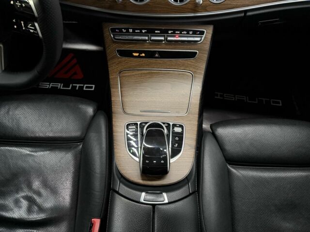 Черный Мерседес Е-Класс, объемом двигателя 2.1 л и пробегом 177 тыс. км за 19900 $, фото 22 на Automoto.ua