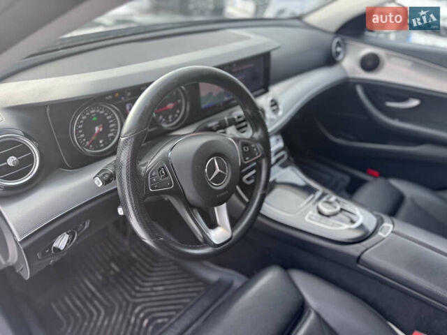 Чорний Мерседес Е-Клас, об'ємом двигуна 2 л та пробігом 500 тис. км за 20900 $, фото 29 на Automoto.ua