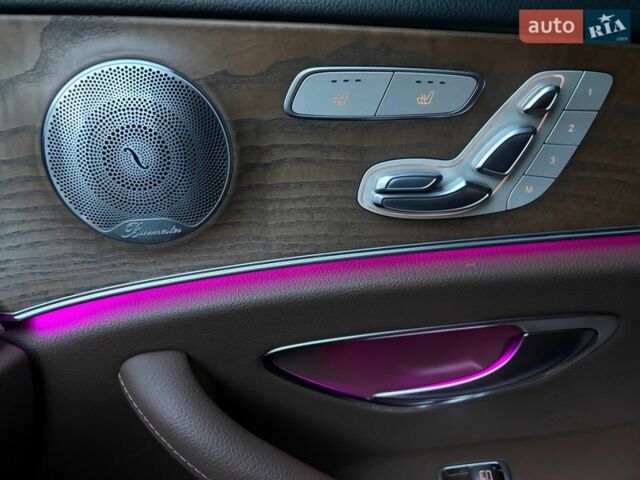 Черный Мерседес Е-Класс, объемом двигателя 1.95 л и пробегом 126 тыс. км за 35300 $, фото 5 на Automoto.ua