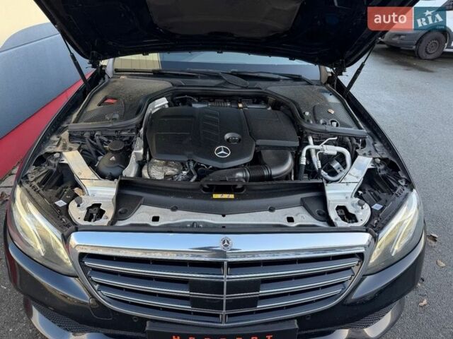 Чорний Мерседес Е-Клас, об'ємом двигуна 2 л та пробігом 290 тис. км за 19990 $, фото 32 на Automoto.ua