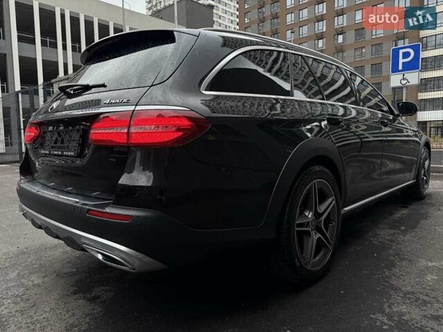 Чорний Мерседес Е-Клас, об'ємом двигуна 2.2 л та пробігом 120 тис. км за 35200 $, фото 5 на Automoto.ua