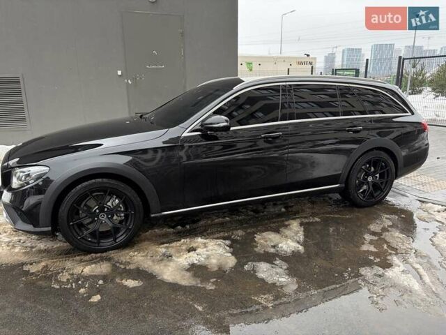 Чорний Мерседес Е-Клас, об'ємом двигуна 1.95 л та пробігом 125 тис. км за 35300 $, фото 5 на Automoto.ua