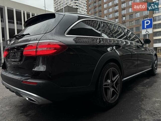 Чорний Мерседес Е-Клас, об'ємом двигуна 2.2 л та пробігом 120 тис. км за 35200 $, фото 4 на Automoto.ua